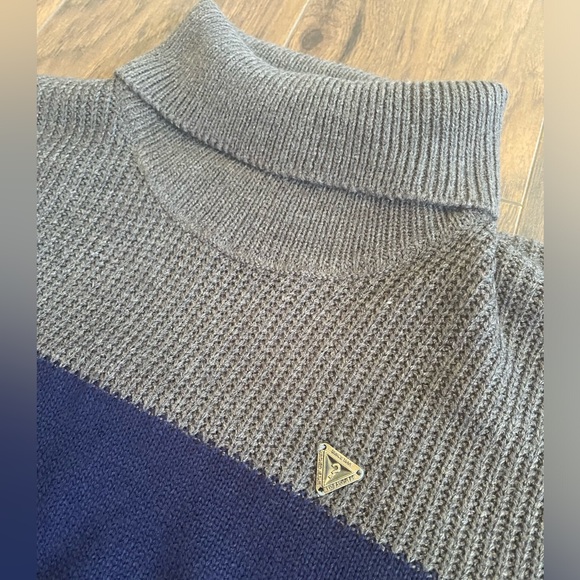 GUESS Los Angelas red label stripped turtleneck pullover sweater - Picture 2 of 3